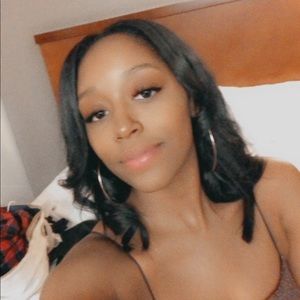 Meet your Posher, Samara